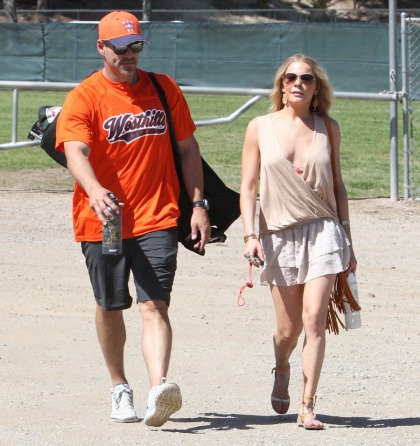 LeAnn Rimes wears miniskirt, deep-V to a kids' game: tacky & inappropriate'