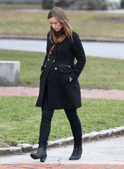 Olivia Wilde dresses her 3rd trimester bump in all black: tired or chic?