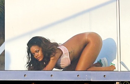 Rihanna Poses Naked Bottomless For Photoshoot in the Hollywood Hills