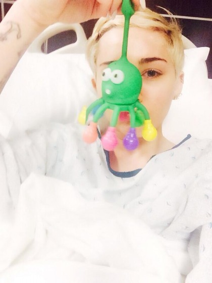 Miley Cyrus hospitalized after allergic reaction to antibiotics