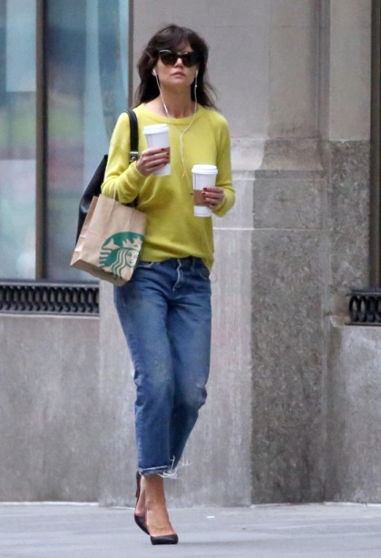 Katie Holmes shows off her NYC street style: improving or still fug?