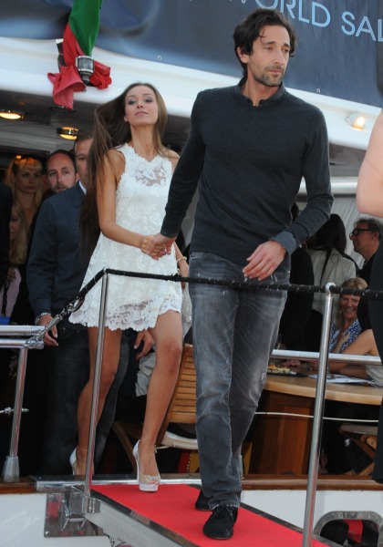 Adrien Brody parties in Cannes with his girlfriend Lara Lieto: try-hard or cute?