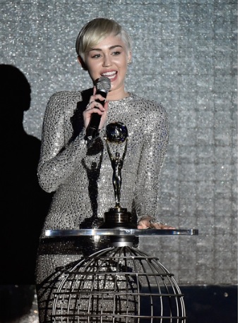 Miley Cyrus Shines & Win the 2014 World Music Awards in Monte Carlo