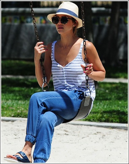 Jessica Alba Hits The Park In Uber Hot Mom Mode Jessica Alba Hits The Park In Uber Hot Mom Mode