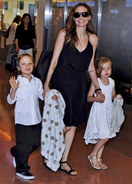 Angelina Jolie brings Knox, Vivienne, Shiloh & Pax to Japan: so cute!