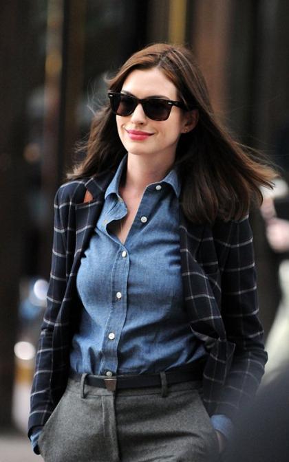 Anne Hathaway: Hard at Work On 'Intern' Set