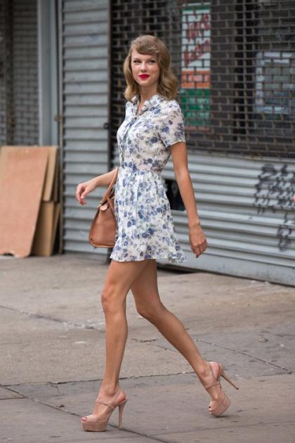 Taylor Swift: Floral Fabulous in Manhattan
