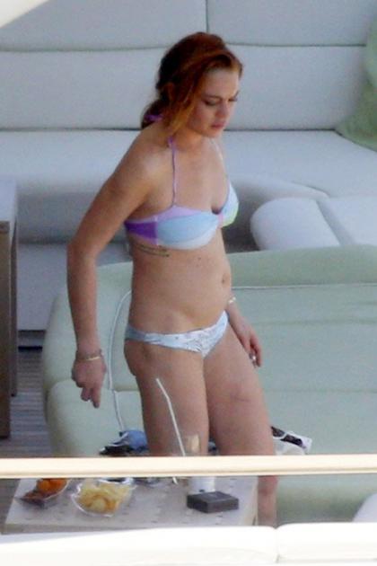 Lindsay Lohan Slips Into a Bikini Off the Island of Capri 