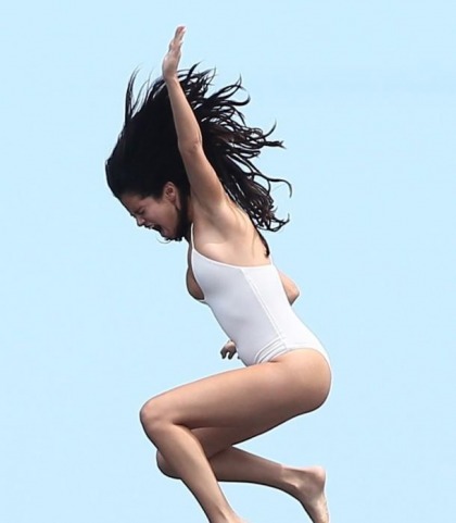 Selena Gomez Swimsuit Pictures!