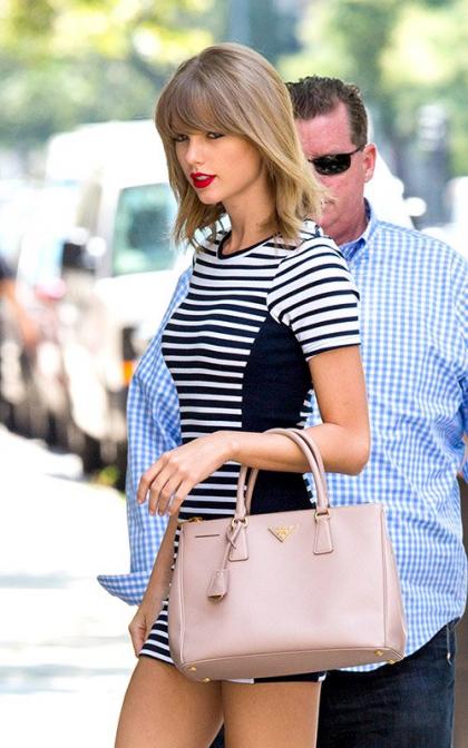 Taylor Swift: Leggy and Lovely in NYC
