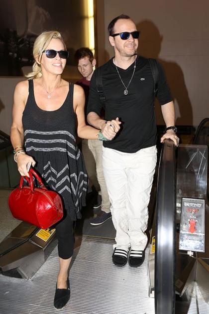 Jenny McCarthy & Donnie Wahlberg: Loved Up at LAX!