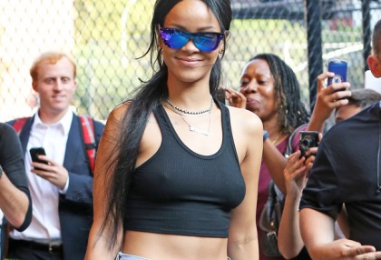 Rihanna Is Chilly Too!