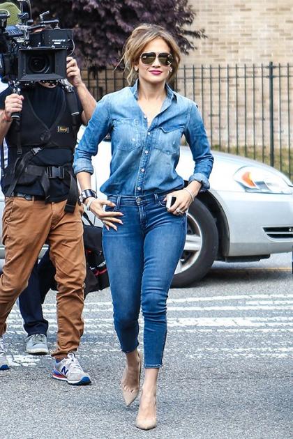 Jennifer Lopez Visits Former Grade School in the Bronx