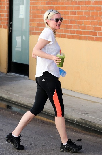 Kirsten Dunst Nice Ass in Tights at a gym in LA