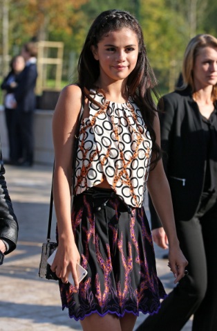 Selena Gomez Hit the Louis Vuitton show during Paris Fashion Week