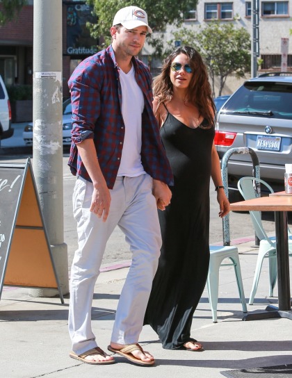 Mila Kunis & Ashton Kutcher welcomed a baby girl on Tuesday in LA