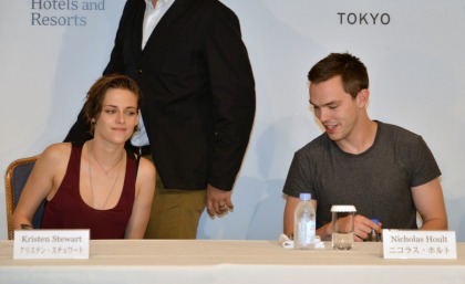 Kristen Stewart & Nicholas Hoult partied in NYC, might be 'secretly dating'
