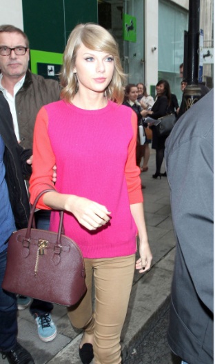 Taylor Swift Tight pants at Sketch restaurant in London