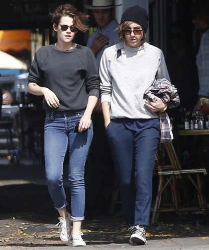 Kristen Stewart stepped out with her BFF Alicia Cargile in LA: cute?