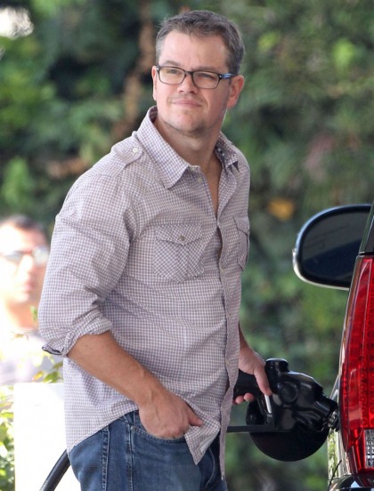 Matt Damon looks low key, hot in glasses: would you hit it?
