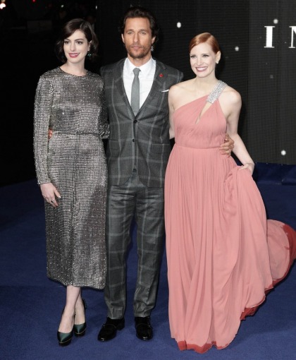 Anne Hathaway in Wes Gordon at the UK 'Interstellar' premiere: matronly or lovely'