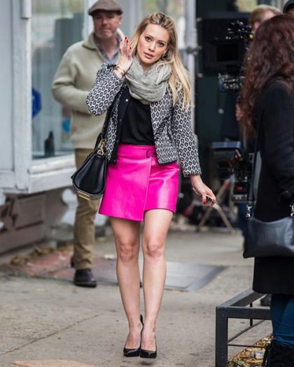 Hilary Duff Puckers Up on 'Younger' Set