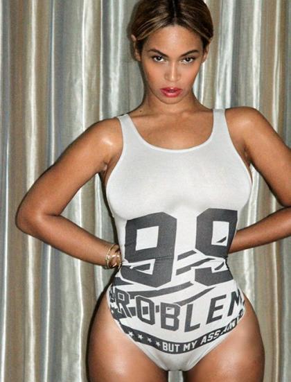 Beyonce Knowles Shows Off Killer Curves in New Bathing Suit Snapshot