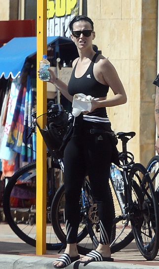 Katy Perry Booty in Leggings Out in Australia