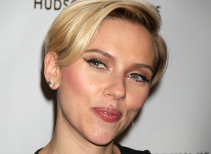 Scarlett Johansson Needs To Grow Her Hair Back!
