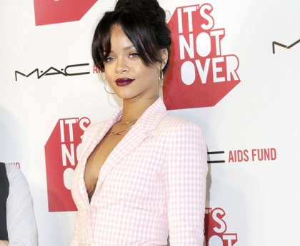 Rihanna Gives Us A Hint Of Her Sweet Cleavage