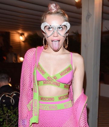 Miley Cyrus Cleavy at Jeremy Scott and Moschino's Party in Miami