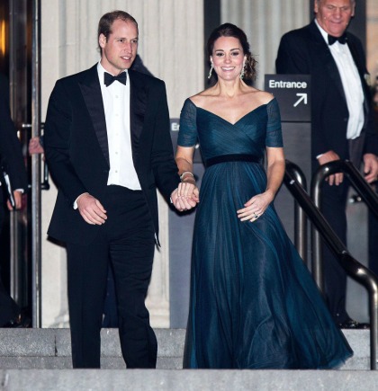 Duchess Kate repeats a Jenny Packham gown for St. Andrews gala: lovely?