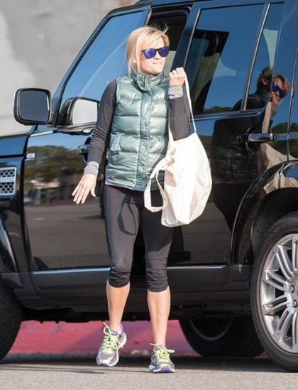 Reese Witherspoon: Monday Morning Errand Girl