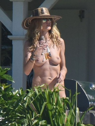 Heidi Klum Topless with her Naked Boyfriend in St. Barts