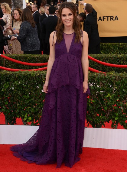 Keira Knightley in maternity Erdem at the SAGs: lovely or poorly designed?