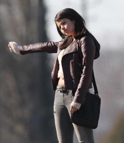 Selena Gomez Is A Cute Chubby Hitchhiker