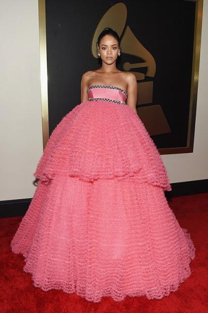 Rihanna is Pretty in Pink for 2015 Grammy Awards