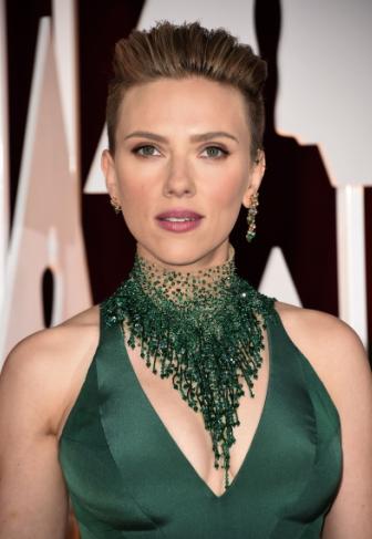 Scarlett Johansson Sexy Body at 87th Annual Academy Awards