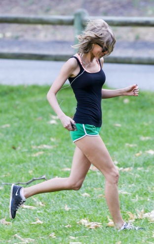 Taylor Swift Workout Outdoors in Tiny Running Shorts in LA