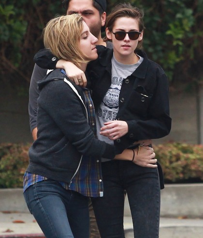 Kristen Stewart & Alicia Cargile cuddle up during a Memorial Day outing