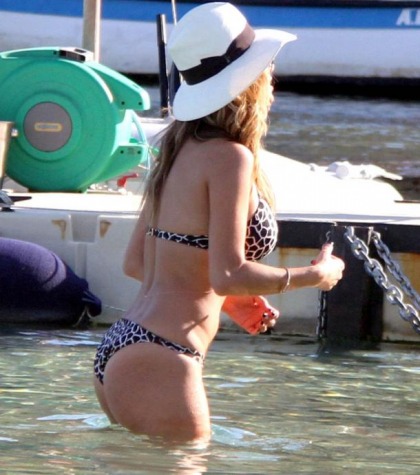 Nicole Scherzinger's Bikini Goodness