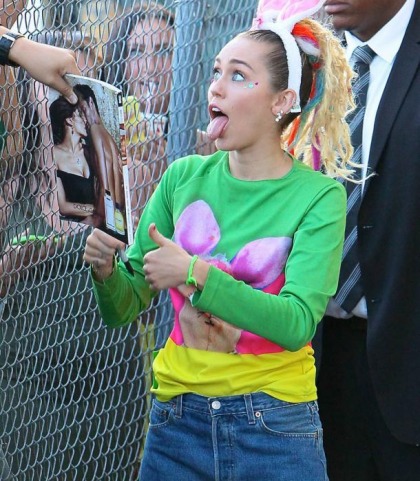 Miley Cyrus Really Knows How To Dress And Use Her Mouth!