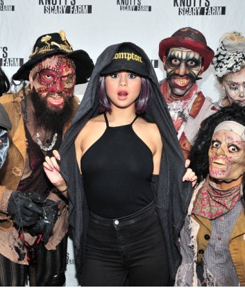 Selena Gomez Braless At Knott's Scary Farm