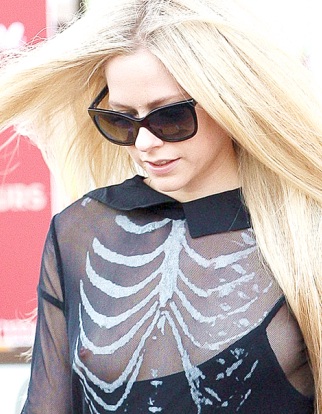 Avril Lavigne Nip Slip Turns Heads While Pumpkin Shopping
