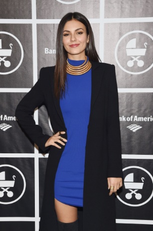 Victoria Justice Looks Amazing at An Evening with Jerry Seinfeld and Amy Schumer