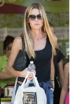 Denise Richards Keeps Her Cool in Calabasas