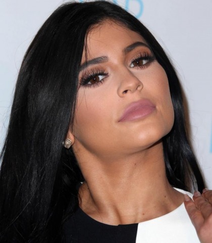 Old Lady Kylie Jenner Shares Her Crappy Skin Treatment