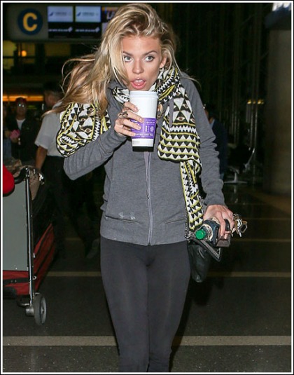 AnnaLynne McCord In Ultra Tight Leggings Is Revealing And Drool-Inducing AnnaLynne McCord In Ultra Tight Leggings Is Revealing And Drool-Inducing