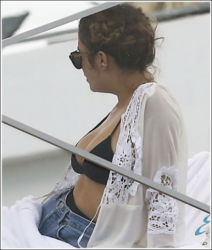 Ashley Benson Busts Out Some Bodacious Bikini Cleavage! Ashley Benson Busts Out Some Bodacious Bikini Cleavage!