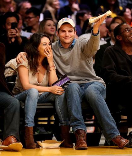 Ashton Kutcher Gushes Over Mila Kunis and Daughter Wyatt on 'Ellen'